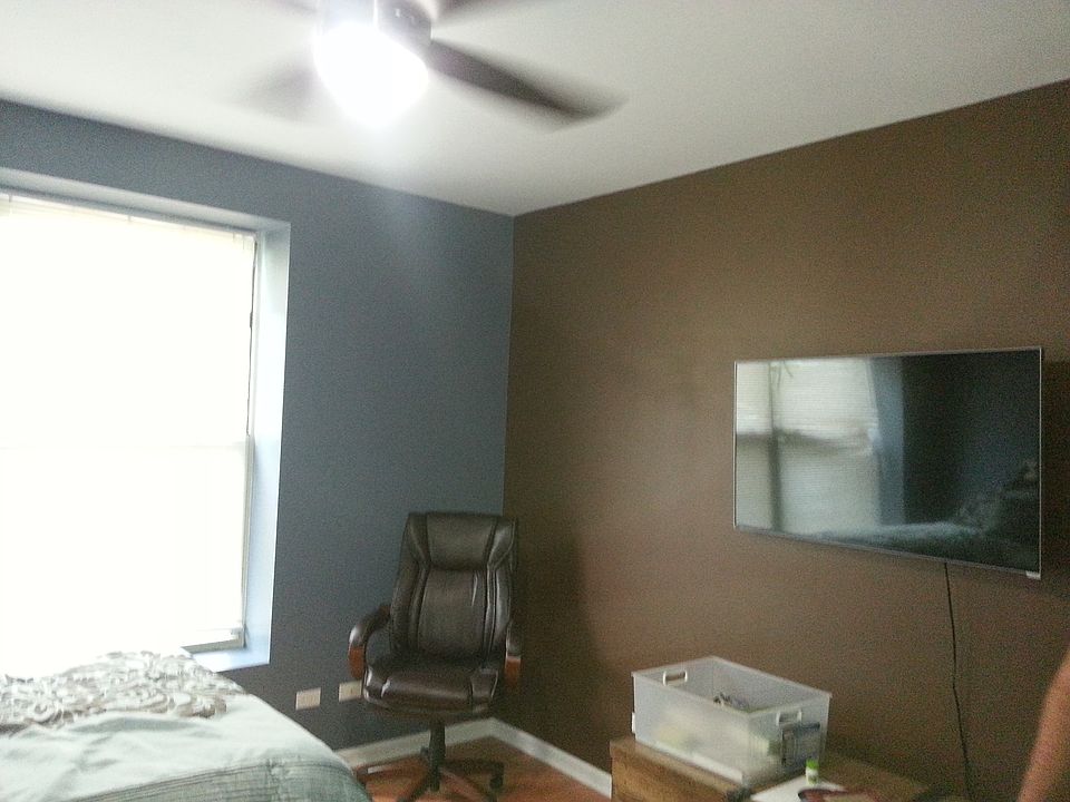 2nd image of 5142 S Ingleside Ave Unit 1D