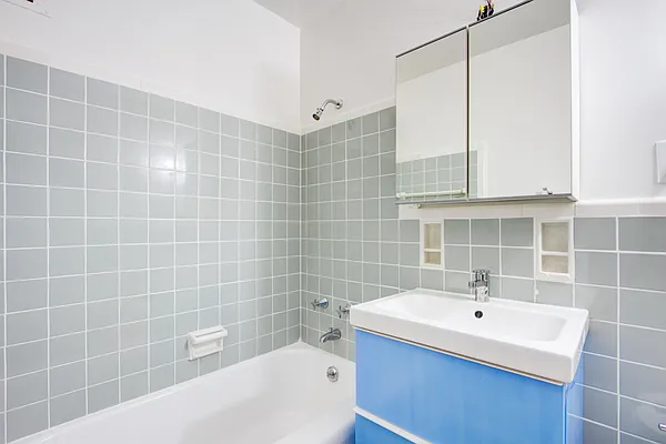 Sold by Compass | media 18