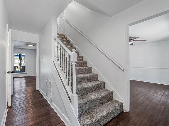 3rd image of 19019 Quail Run Dr