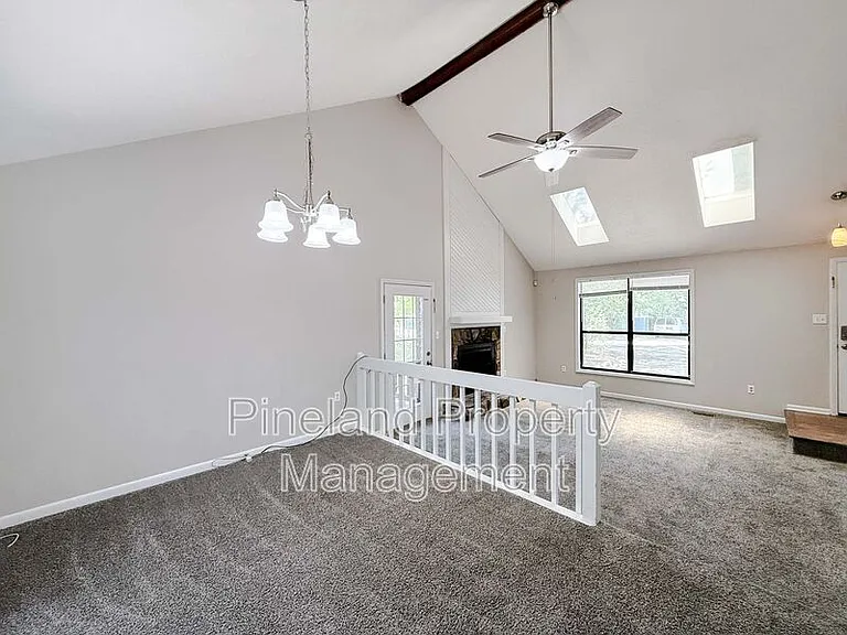 374 Wilder Dr — Photo 6