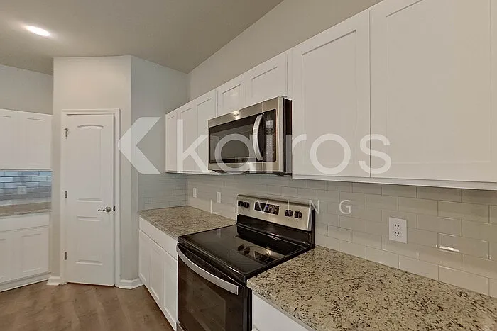 124 Yardley Ct — Photo 8