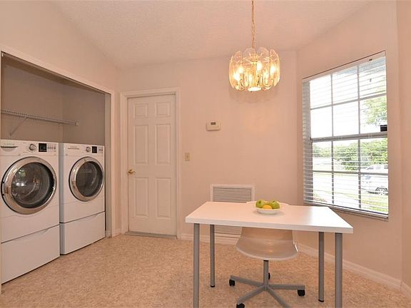 5th image of 1355 Countrywind Dr