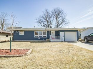 303 S Linn St, Anamosa, IA 52205