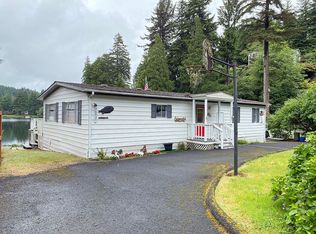 6037 Mercer Lake Rd, Florence, OR 97439