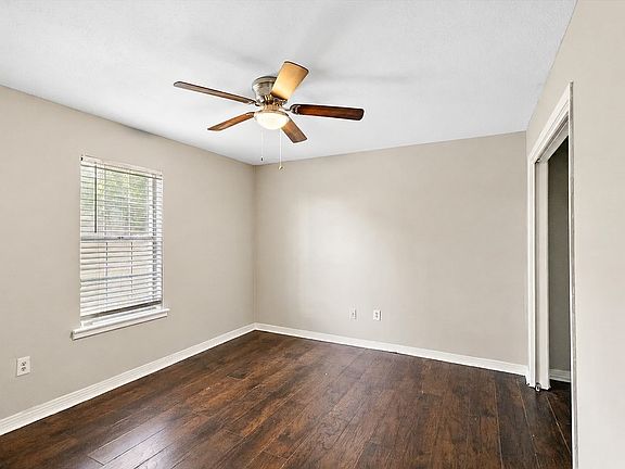 5th image of 1102 Jamestown Way