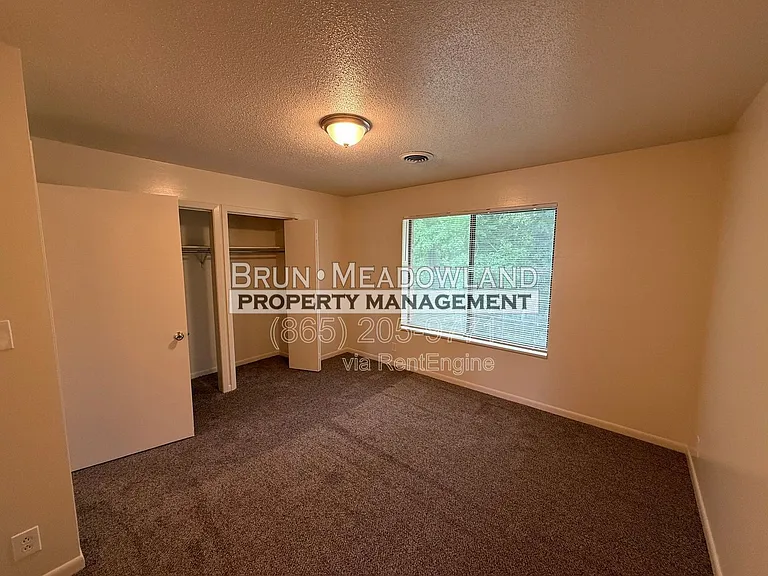 10409 Victoria Dr #D — Photo 32