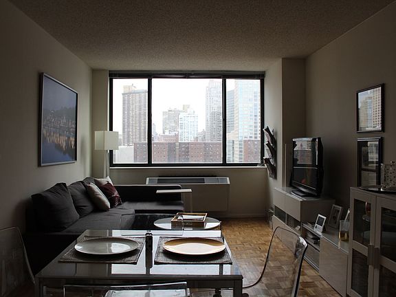 2nd image of 75 W End Ave APT C17g