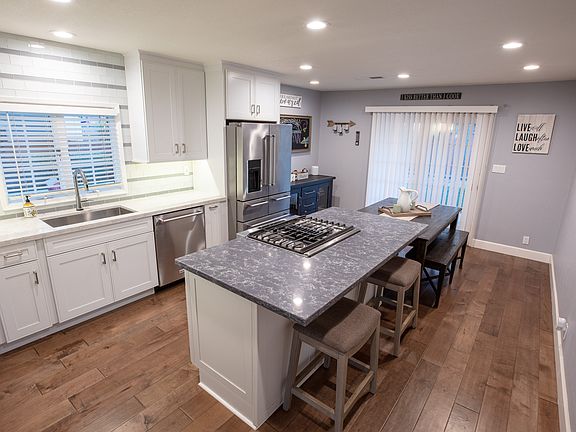 2nd image of 555 Landau Ct