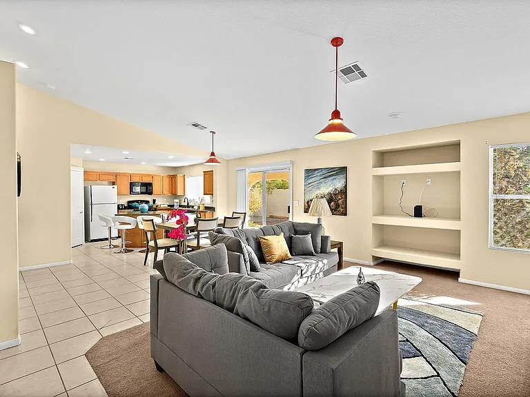 708 Saratoga Springs St — Photo 3