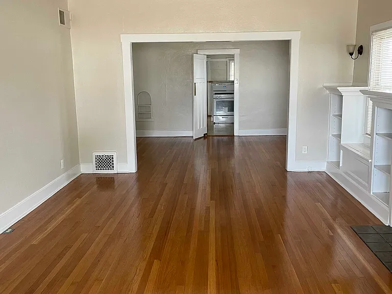 3804 Cambridge Ave — Photo 10