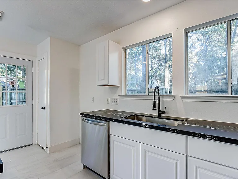 21892 Silver Oak Ct — Photo 21