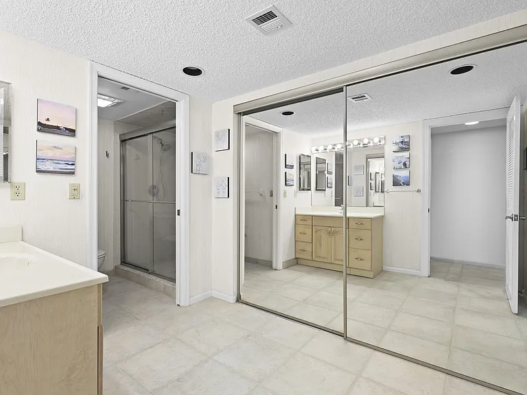 5172 SE Club Way #207 — Photo 24