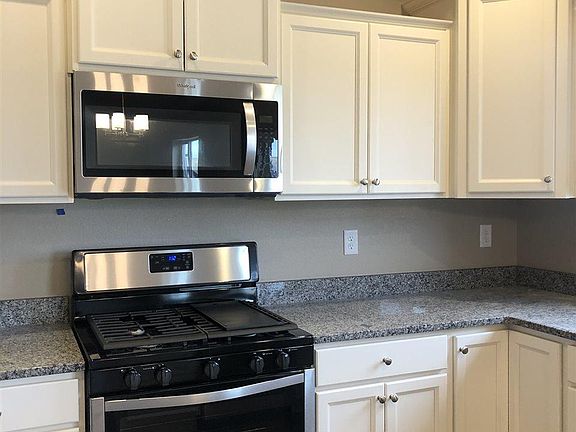 4th image of 1054 Big Horn Dr