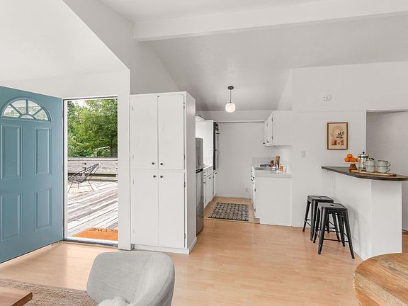5th image of 206 Bolinas Road