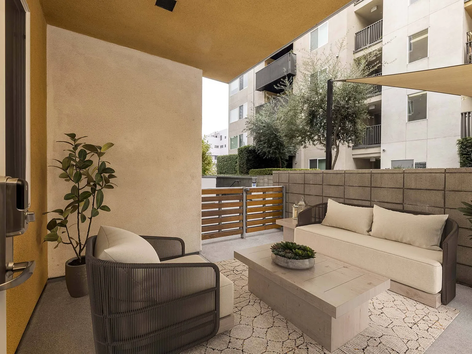 Sona Glendale — Photo 4