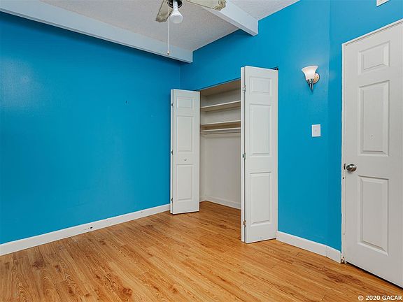4th image of 2823 NE 14th Dr
