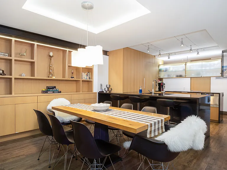 700 S Monarch St #202 — Photo 5