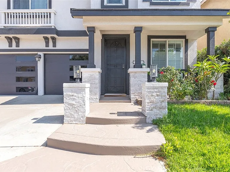 15736 Home Ct — Photo 5