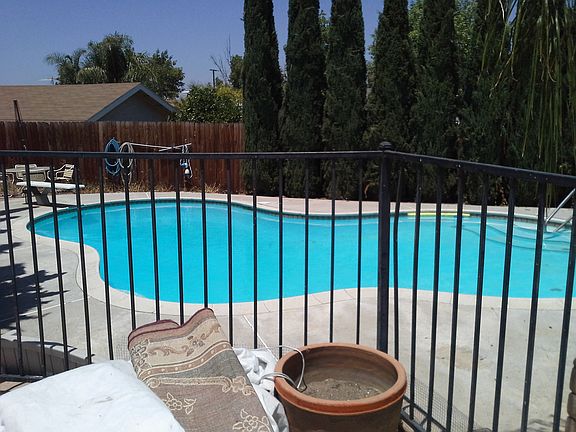 2nd image of 212 W Mission Ct
