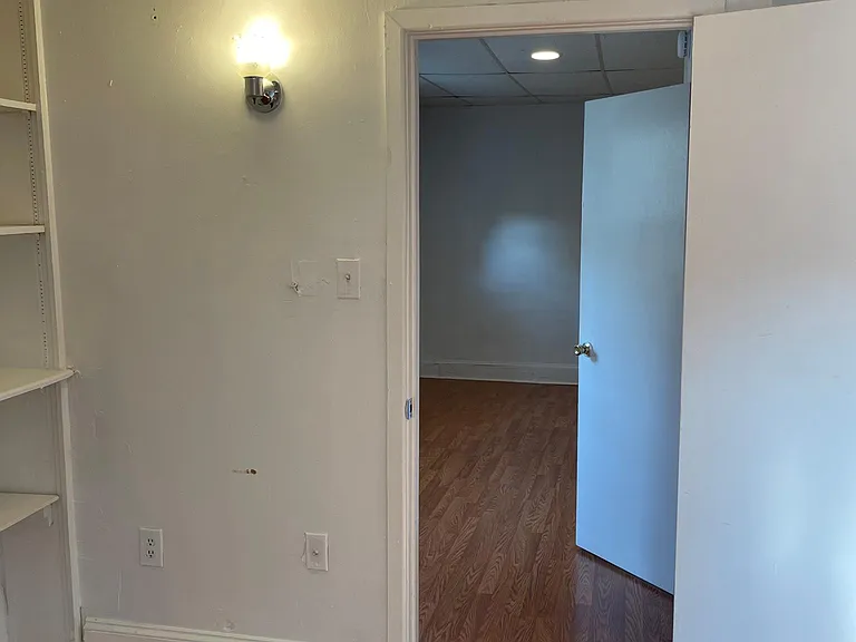 512 S 41st St #8 — Photo 65