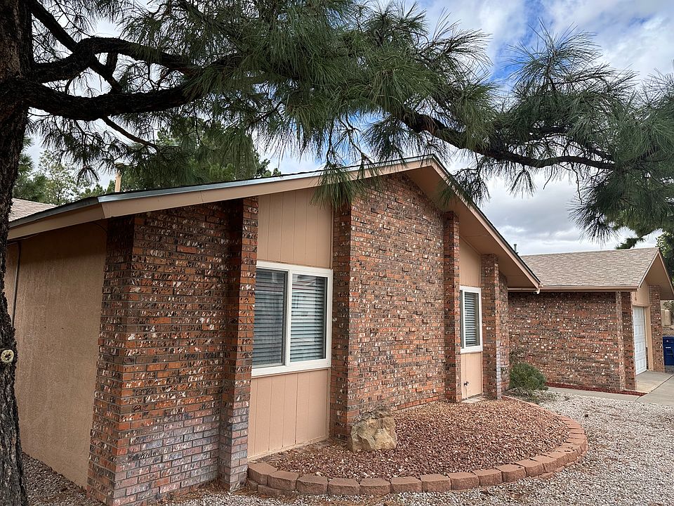 1st image of 4005 Stephanie Dr NE