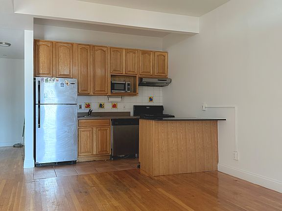 2nd image of 47 Maujer St APT 4C