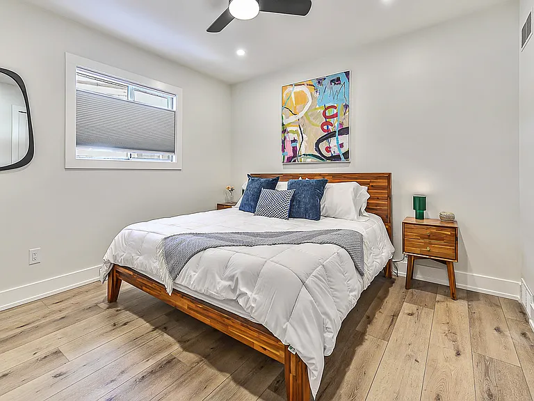 504 Ventura Ct — Photo 17