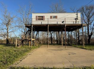 6175 Lake Mary Rd, Woodville, MS 39669
