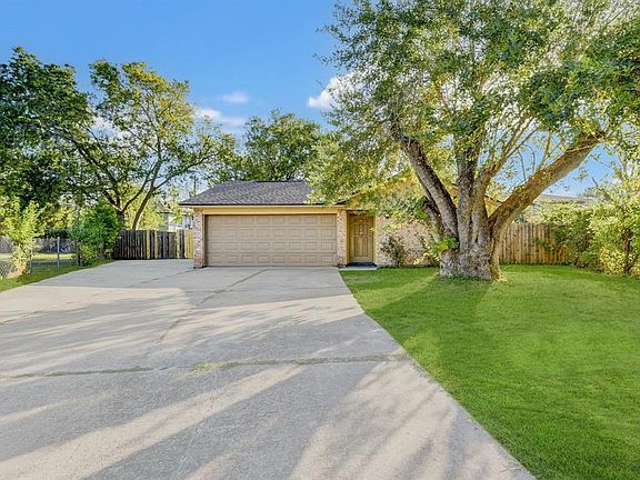 3rd image of 419 Hollyvale Drive