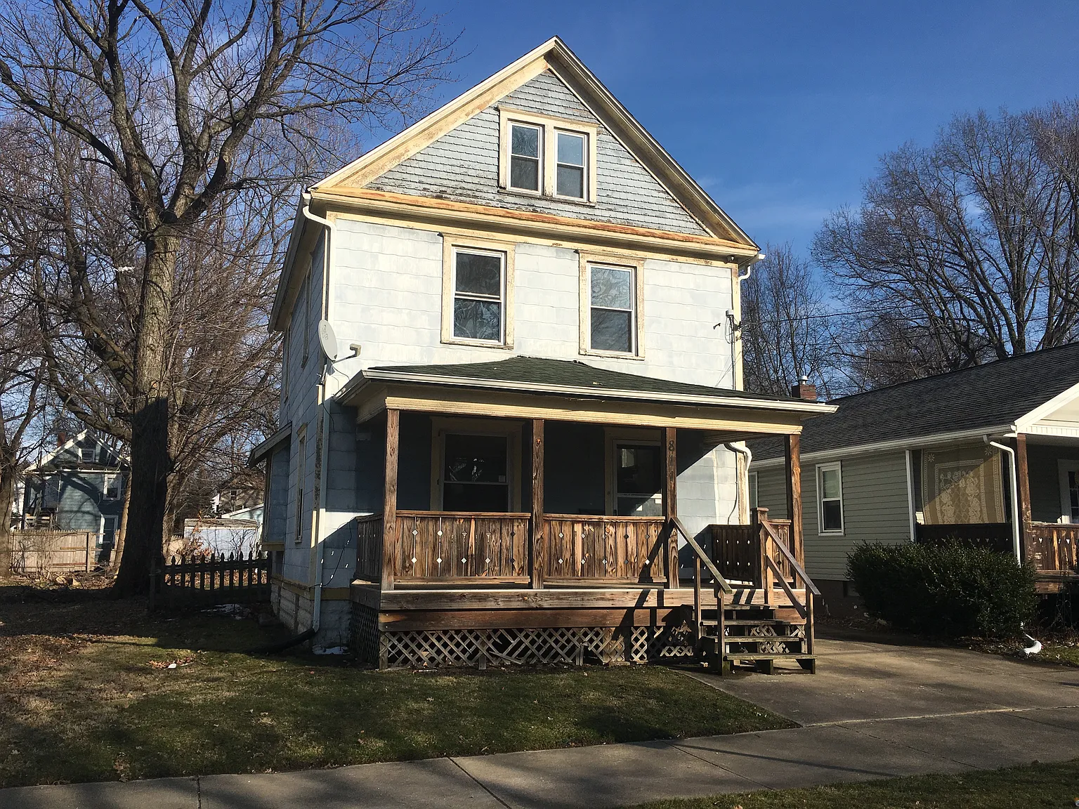 811 Sumner St photo 1