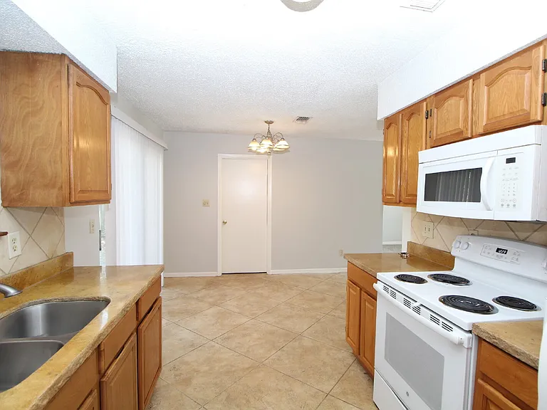 8224 Tempest Dr — Photo 5