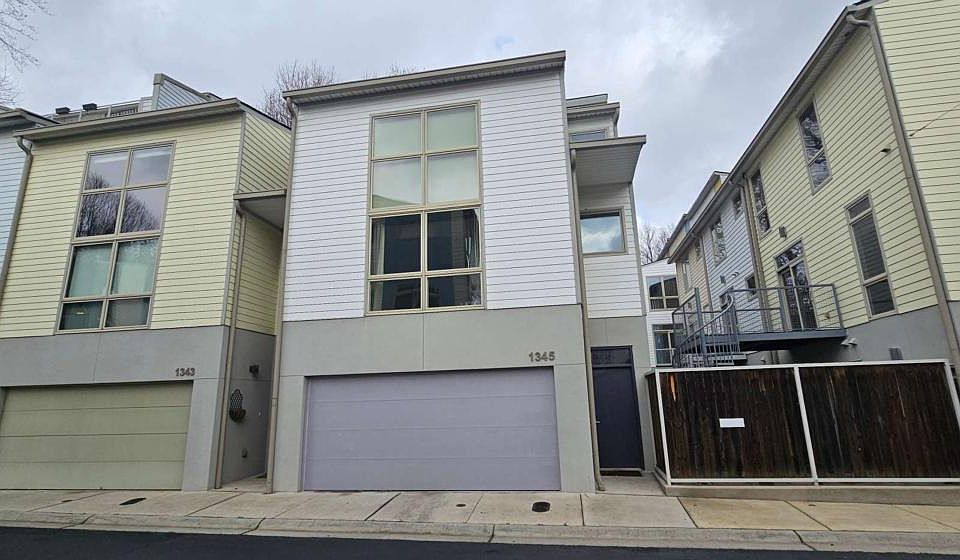 1st image of 1345 Stirling Ct NW