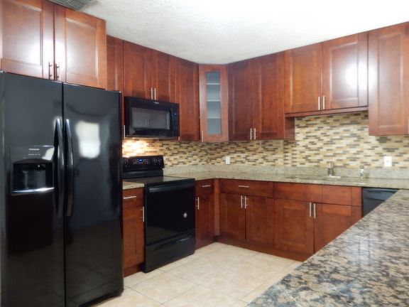 3rd image of 3719 Pembrook Dr