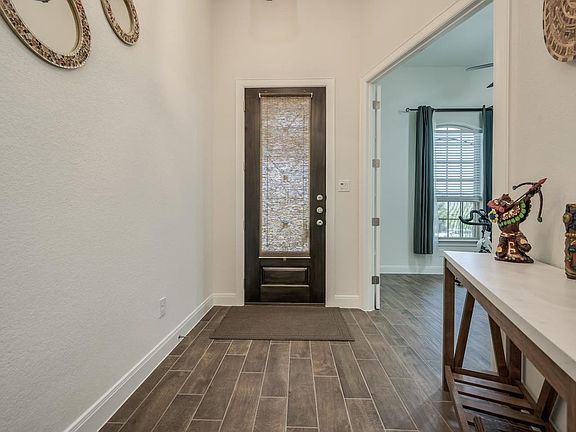5th image of 6716 Leonardo Dr