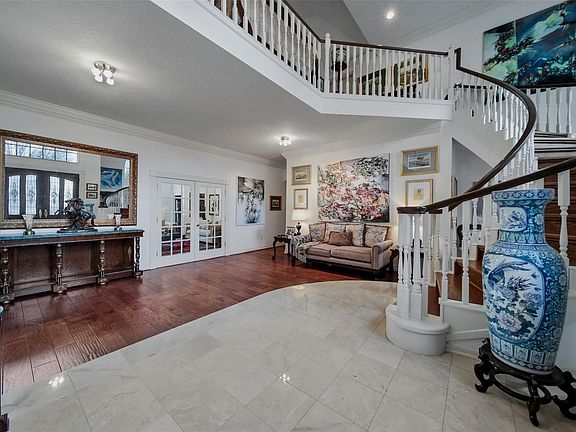 5th image of 19942 Sky Hollow Ln