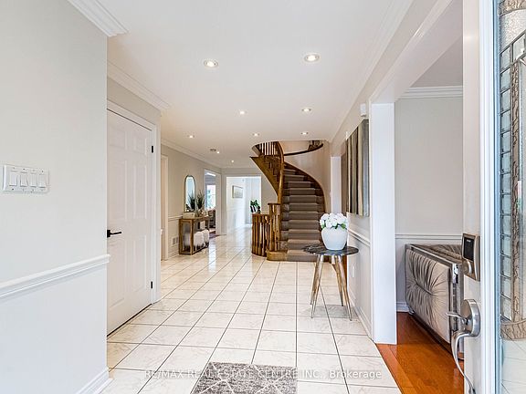 4th image of 5937 Rayshaw Cres