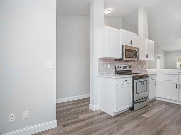 5th image of 209 Robin Hood CIR #5-201