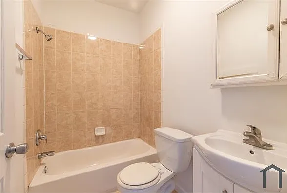 1745 W Diamond St — Photo 5