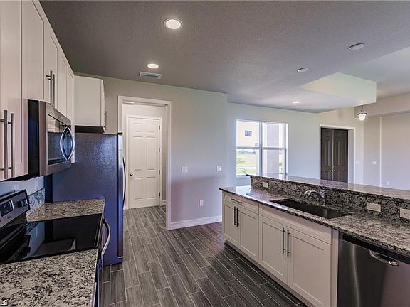 4th image of 2622 NE 19th Pl