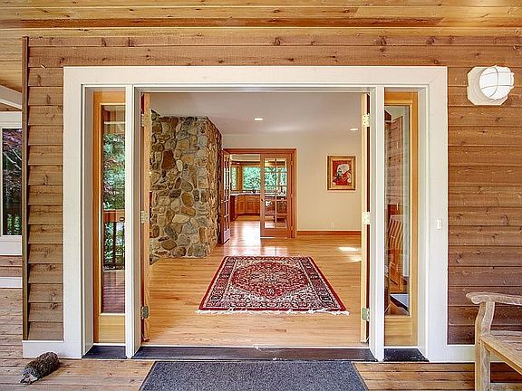 4th image of 8699 NE Triple Crown Ln