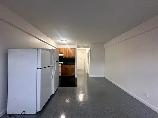 Studio, $1,800 — Photo 1