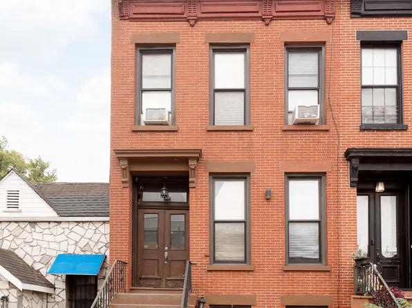 698 Lexington Avenue image 1 of 11
