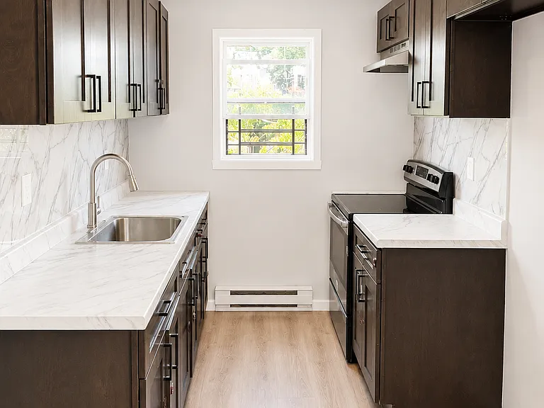 394 S 6th St #2L — Photo 17