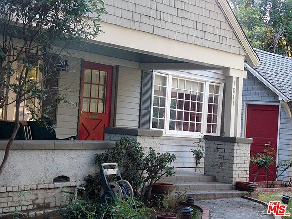 2nd image of 1841 N El Molino Ave