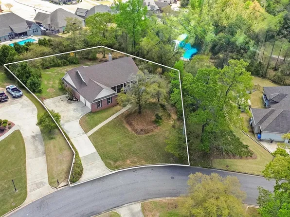 221 Doe Dr, Prattville, AL 36067