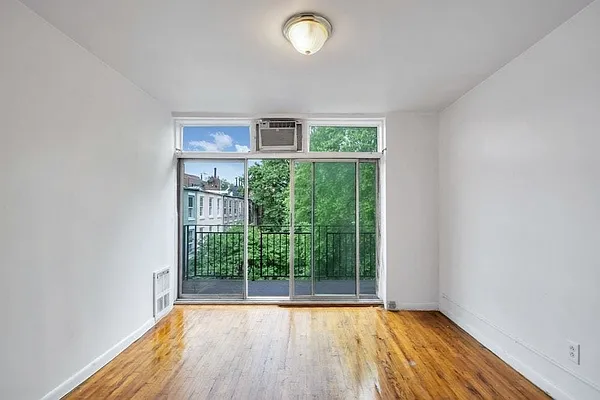 Rented by Bold New York | media 12