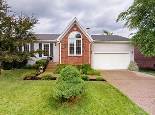 8803 Raintree Dr, Louisville, KY 40220