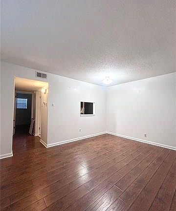 3rd image of 2500 Vivian St APT 1