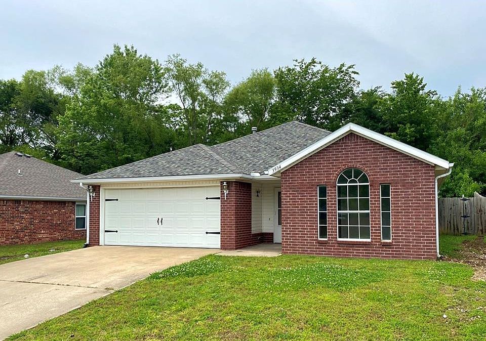 1st image of 3934 W Lilac Dr
