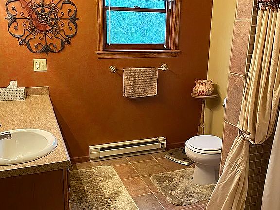 3rd image of 2379 Rose Ln